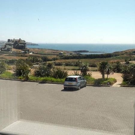 Plas Darien-3 Bed Apt- Sea Views - Sleeps 5 Трирддур Экстерьер фото