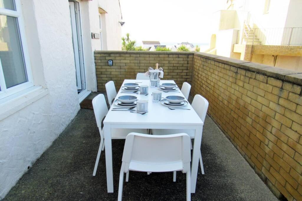 Plas Darien-3 Bed Apt- Sea Views - Sleeps 5 Трирддур Экстерьер фото
