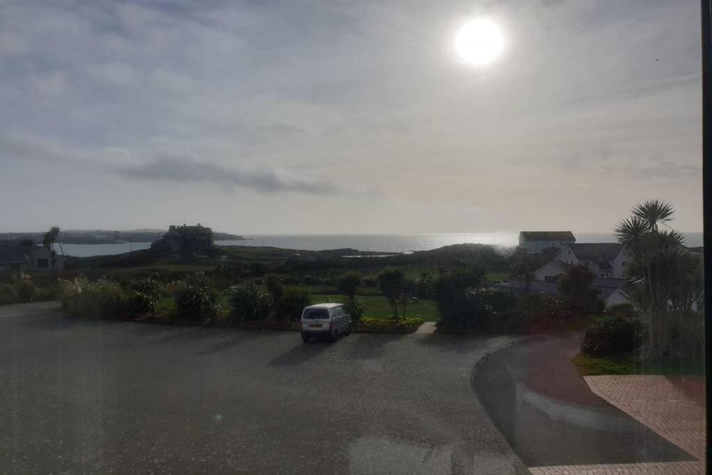 Plas Darien-3 Bed Apt- Sea Views - Sleeps 5 Трирддур Экстерьер фото