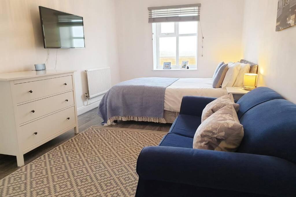 Plas Darien-3 Bed Apt- Sea Views - Sleeps 5 Трирддур Экстерьер фото