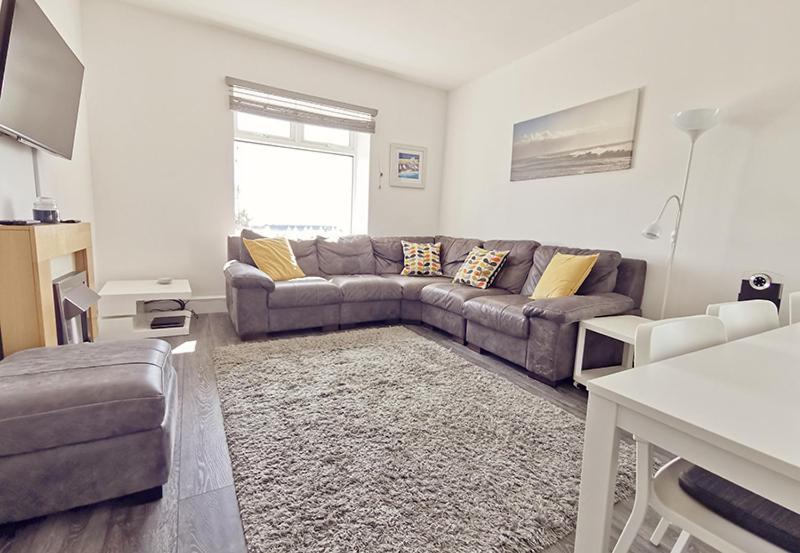 Plas Darien-3 Bed Apt- Sea Views - Sleeps 5 Трирддур Экстерьер фото